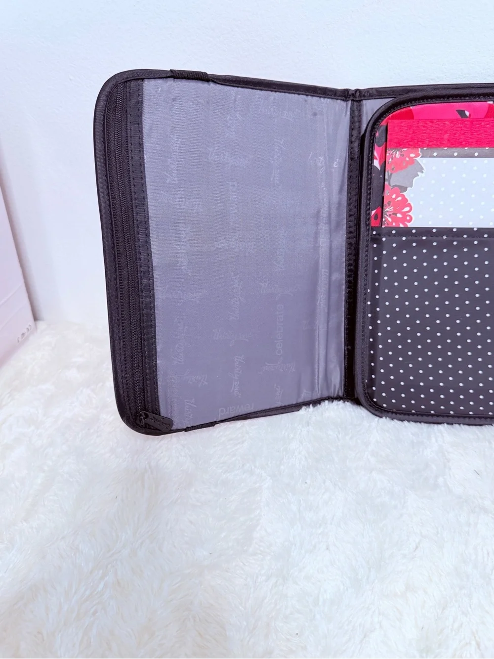 Thirty One Fold Up Cover Carry Organizer Notepad iPad Tablet Case Bold Bloom